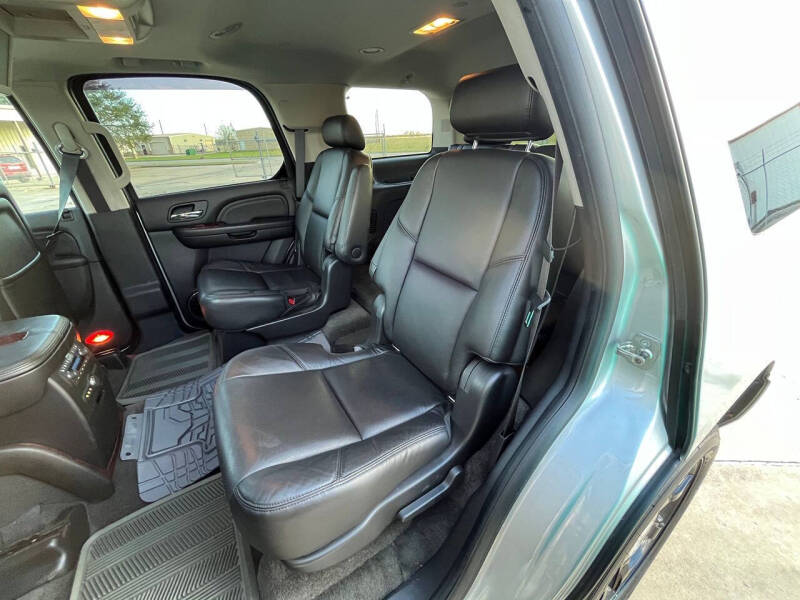 2010 Cadillac Escalade Luxury