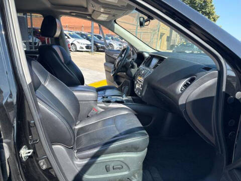 2018 Nissan Pathfinder SL