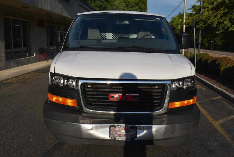 2017 GMC Savana 2500