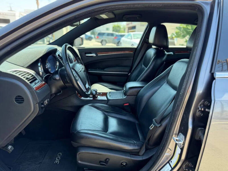 2014 Chrysler 300