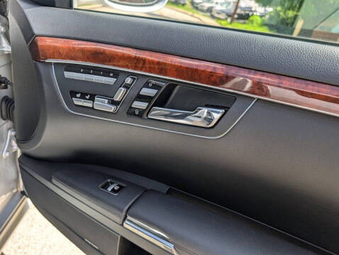 2009 Mercedes-Benz S-Class S 550 4MATIC
