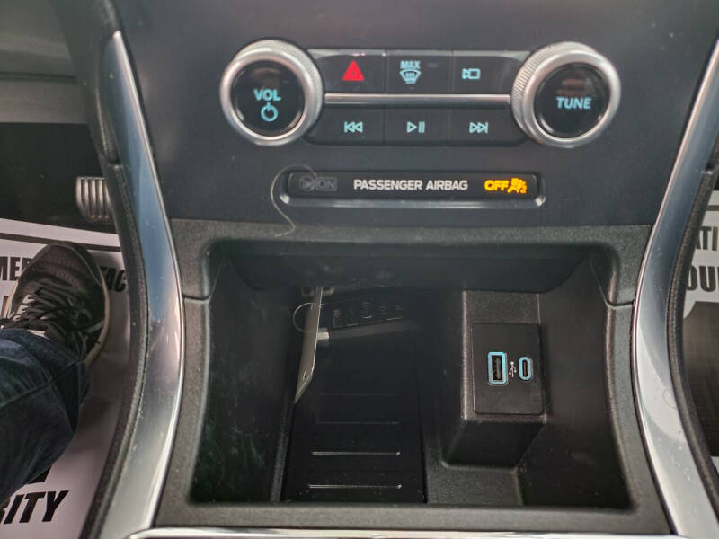 2022 Ford Edge Titanium