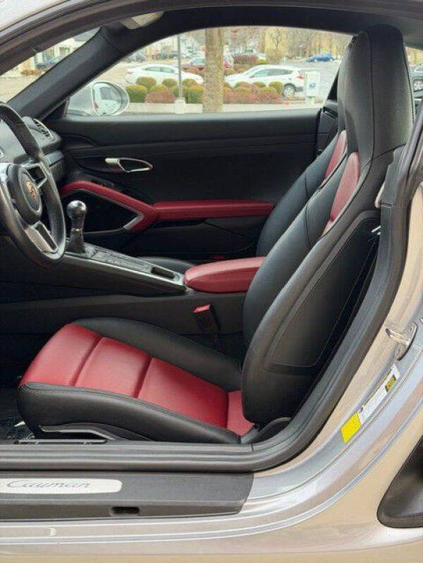 2024 Porsche 718 Cayman