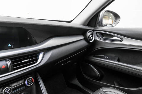 2018 Alfa Romeo Stelvio Sport