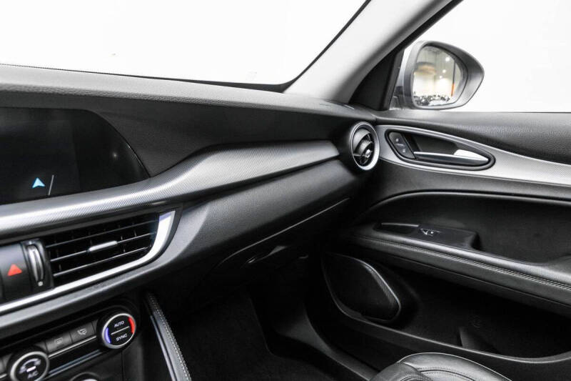 2018 Alfa Romeo Stelvio Sport