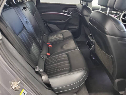 2019 Audi e-tron quattro Prestige