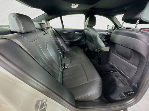 2022 BMW 5 Series 530i