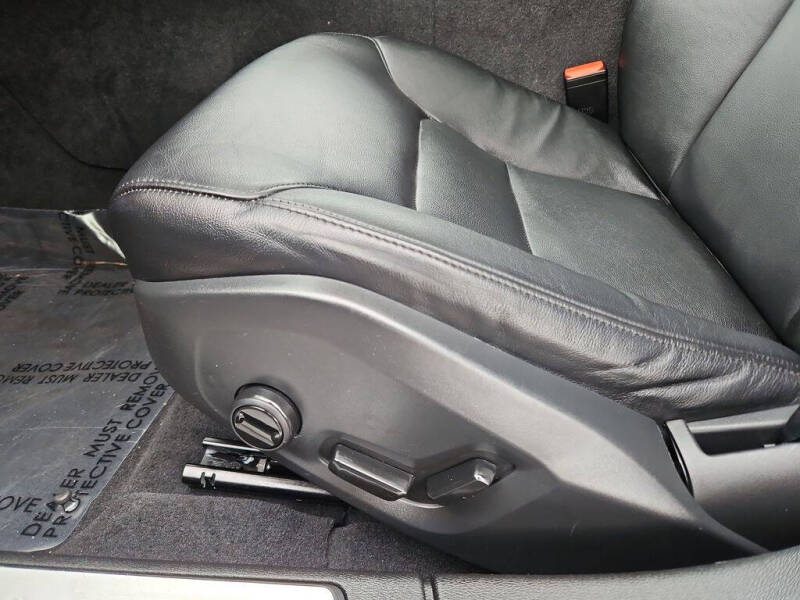 2024 Volvo S60 B5 Core Dark Theme