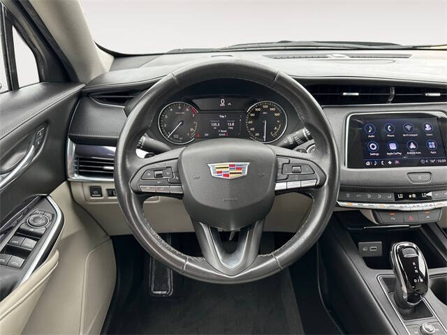 2022 Cadillac XT4 Luxury