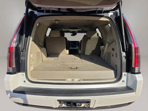 2017 Cadillac Escalade Luxury