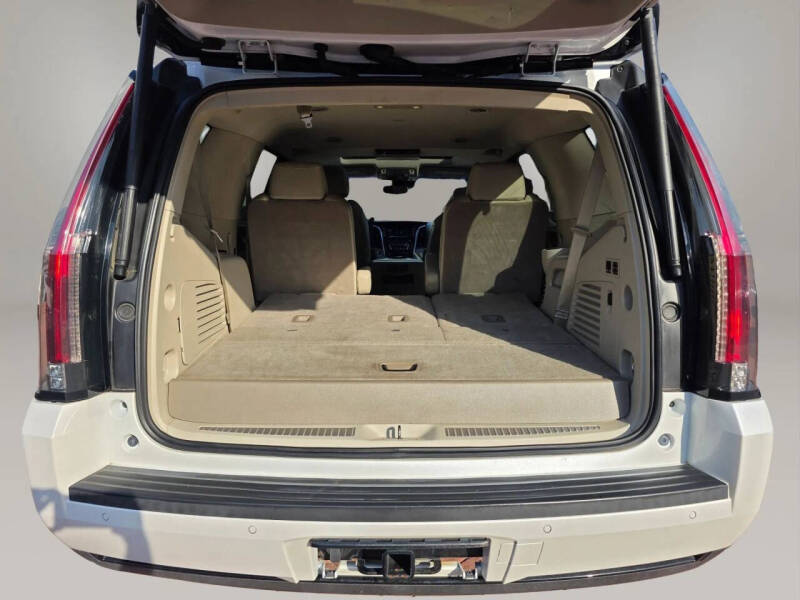 2017 Cadillac Escalade Luxury