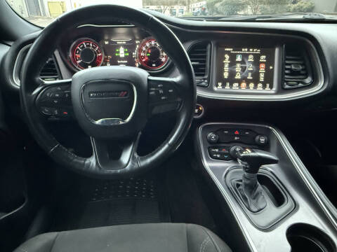 2016 Dodge Challenger SXT