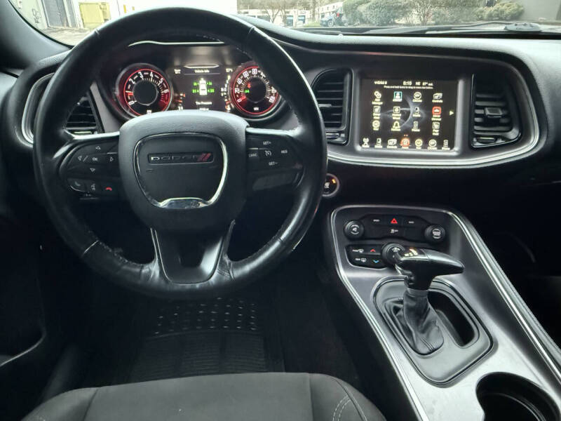 2016 Dodge Challenger SXT