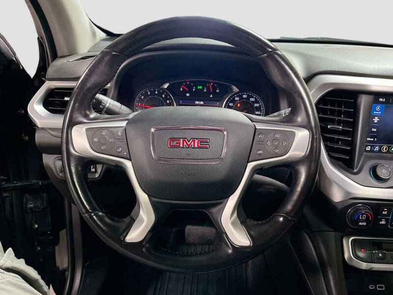 2022 GMC Acadia SLT