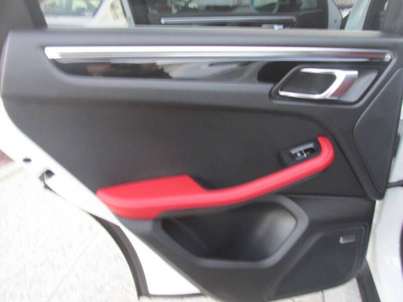 2017 Porsche Macan S