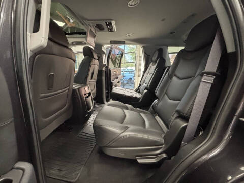 2016 Cadillac Escalade Luxury Collection