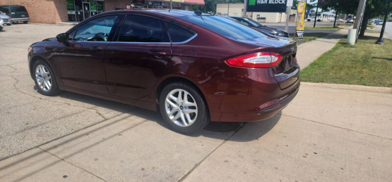 2016 Ford Fusion SE photo 4