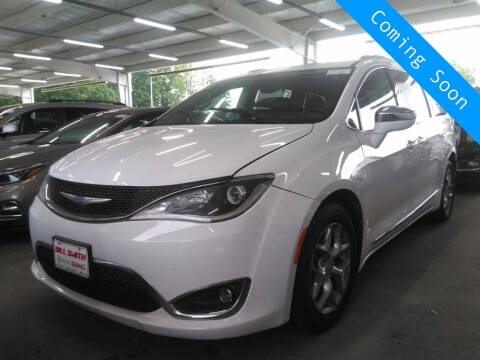 2018 Chrysler Pacifica for sale at INDY AUTO MAN in Indianapolis IN