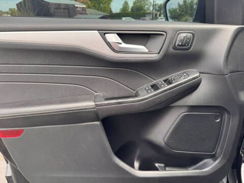2025 Ford Escape Platinum