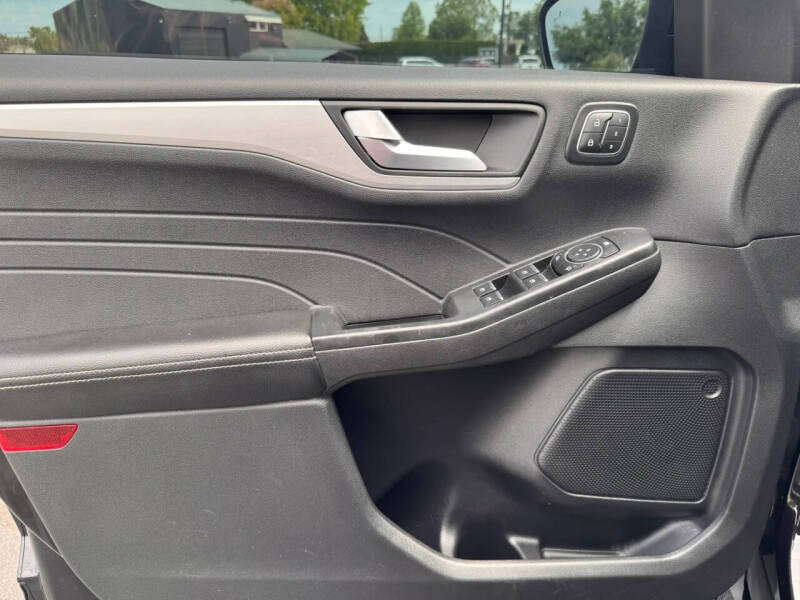 2025 Ford Escape Platinum