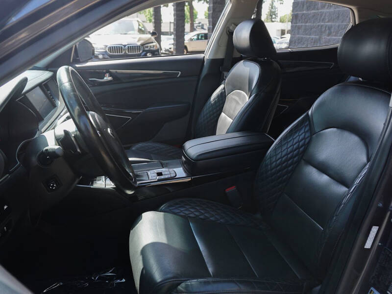 2017 Kia Cadenza Limited