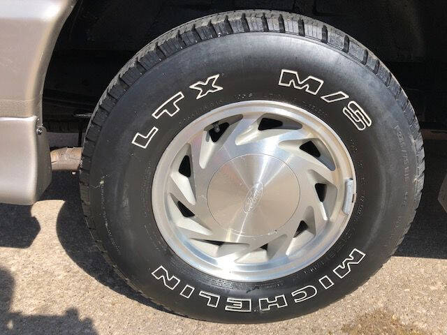 2001 Ford E-Series E-150