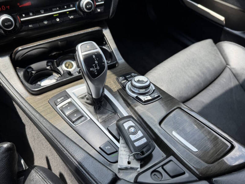 2012 BMW 5 Series 528i