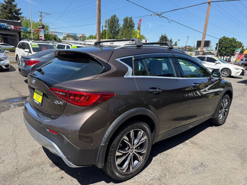 2017 Infiniti QX30 Premium