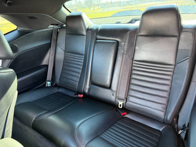 2015 Dodge Challenger R/T Plus Shaker