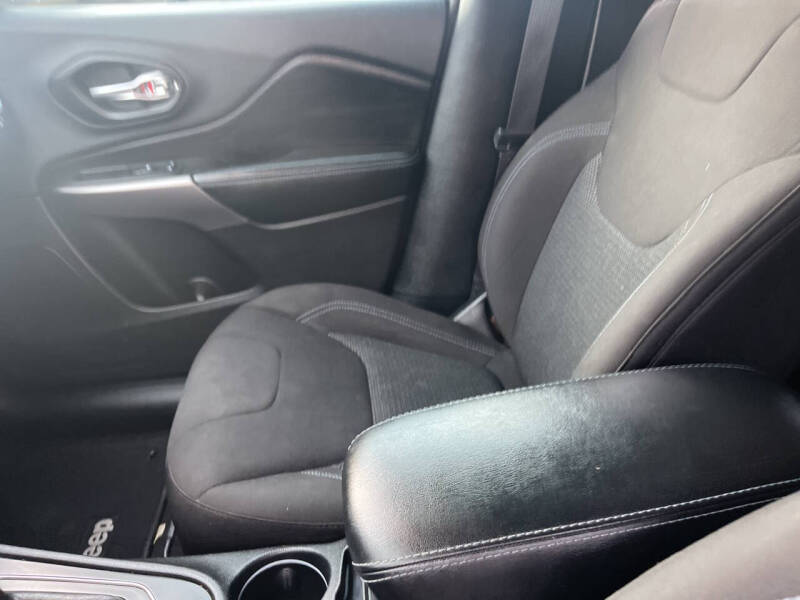 2019 Jeep Cherokee Latitude