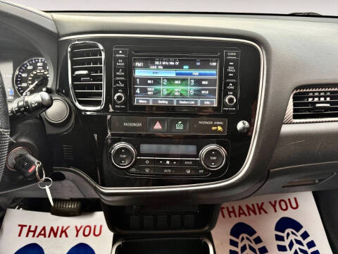 2017 Mitsubishi Outlander ES