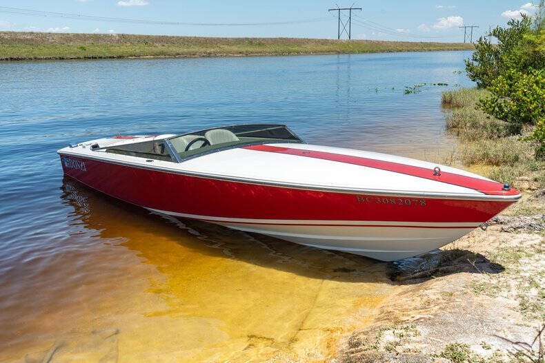 1994 Donzi Marine Classic 22