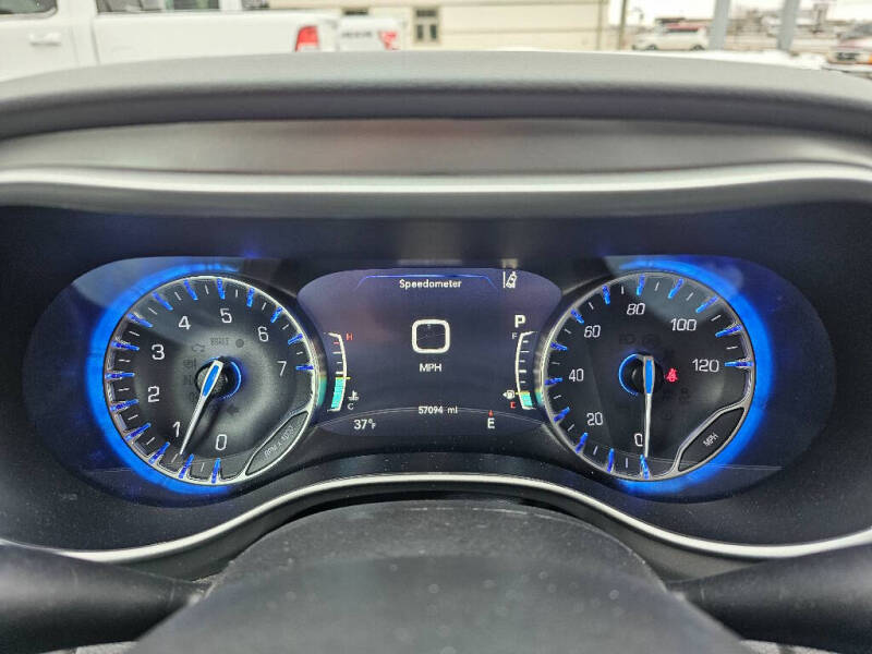 2025 Chrysler Pacifica Select