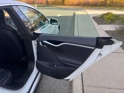 2016 Tesla Model S 85D