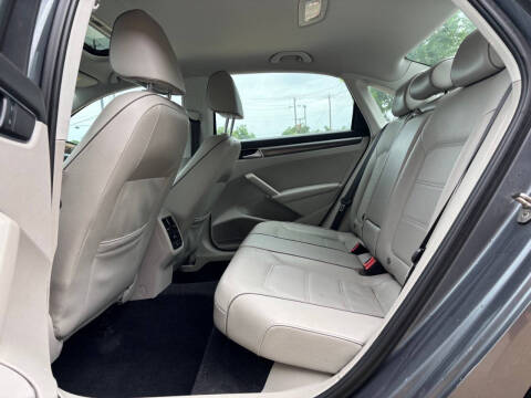 2016 Volkswagen Passat 1.8T SE