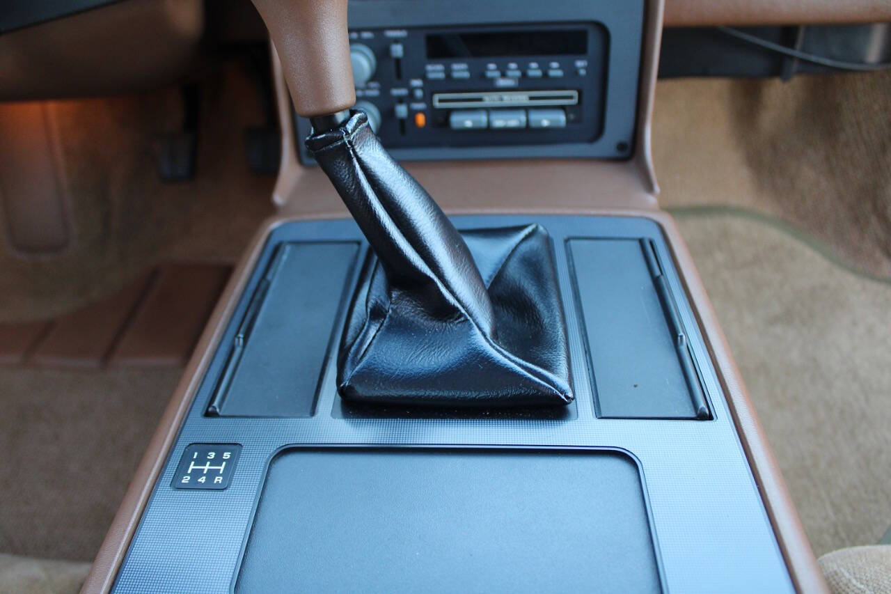 1988 Pontiac Fiero 19