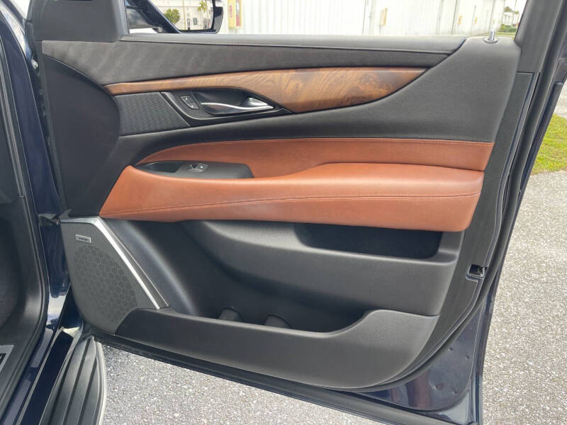 2020 Cadillac Escalade Luxury