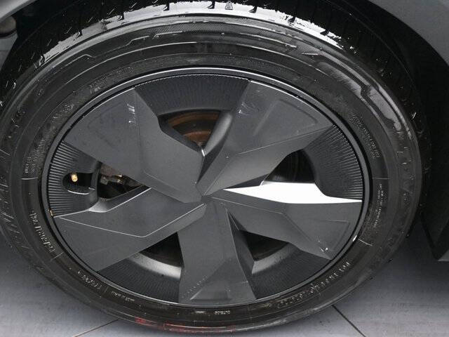 2023 Toyota Prius LE