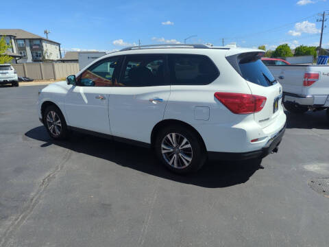 2019 Nissan Pathfinder S