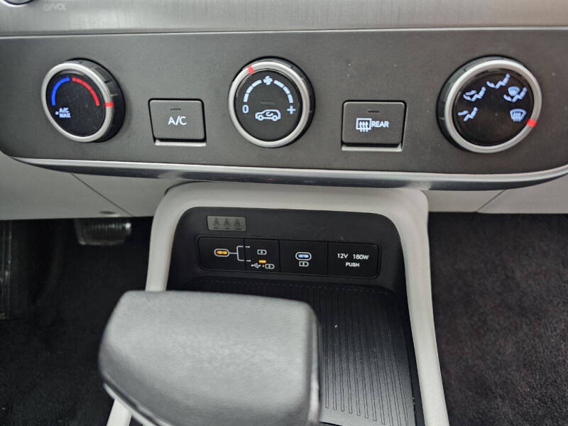 2024 Hyundai Kona SE