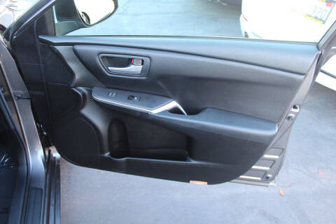 2016 Toyota Camry SE