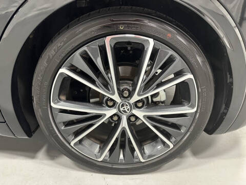 2025 Toyota Prius XLE