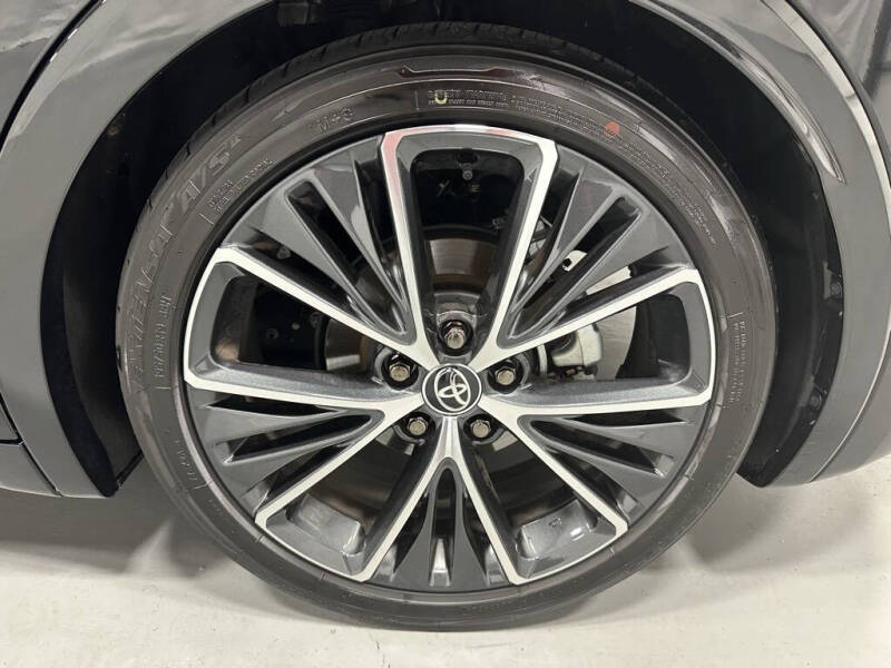 2025 Toyota Prius XLE