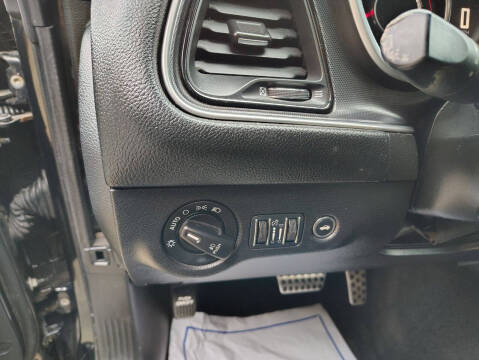 2015 Dodge Challenger SXT Plus