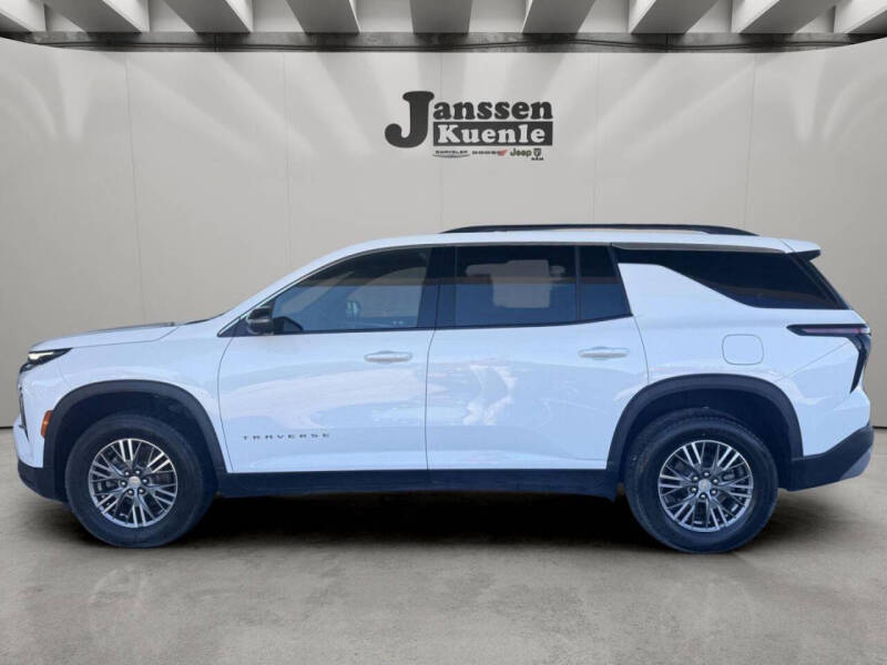2024 Chevrolet Traverse LT