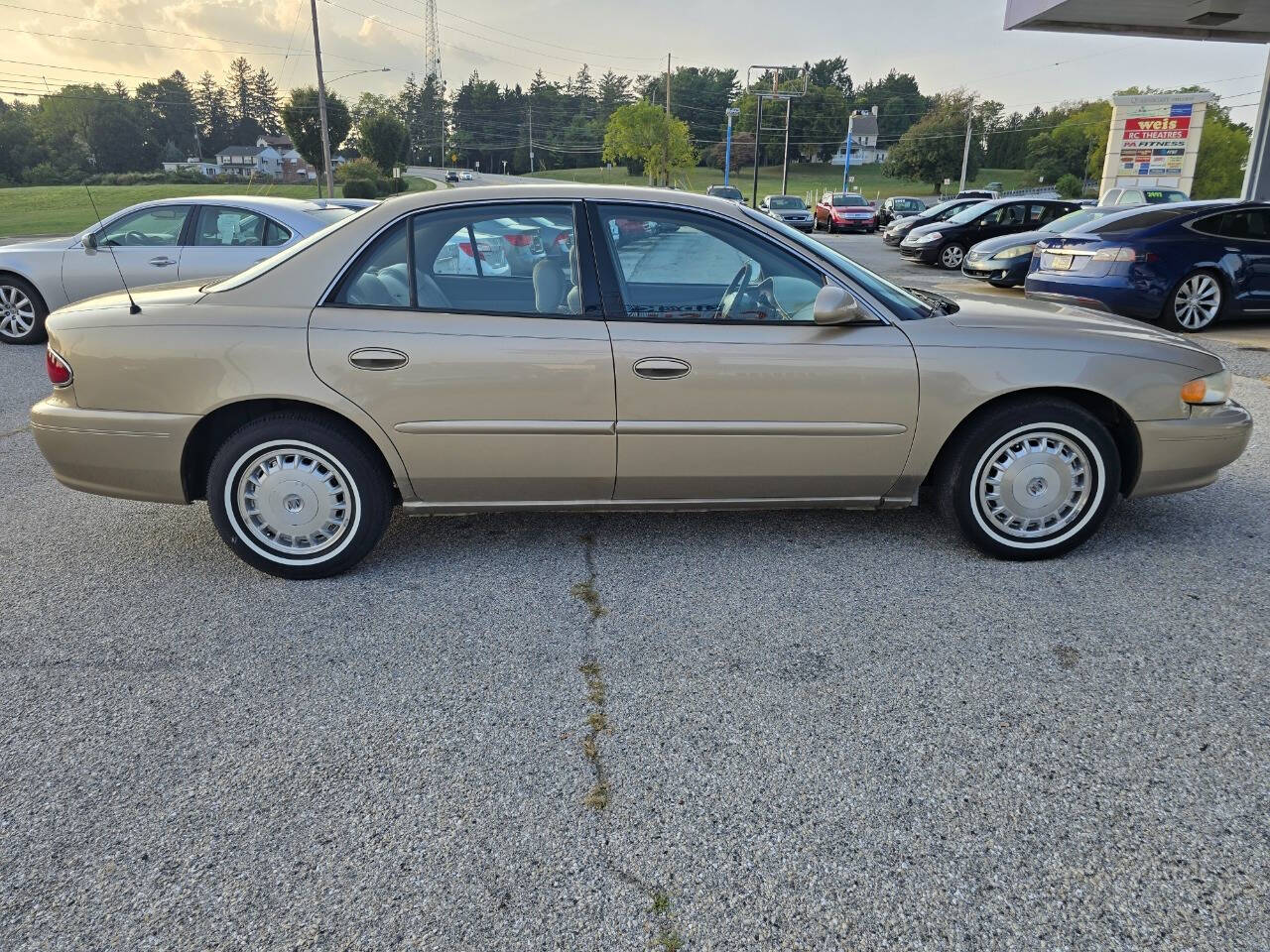 2005 Buick Century for sale at QUEENSGATE AUTO SALES in York, PA