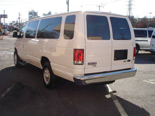 2011 Ford E-Series E-350 SD XLT