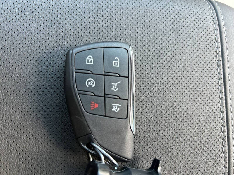 2025 GMC Yukon Elevation