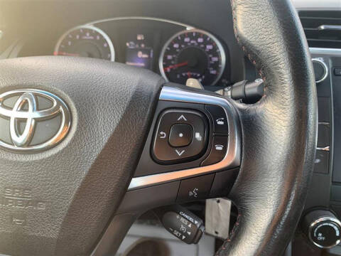 2017 Toyota Camry SE