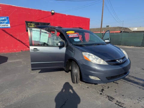2007 Toyota Sienna XLE 7-Passenger